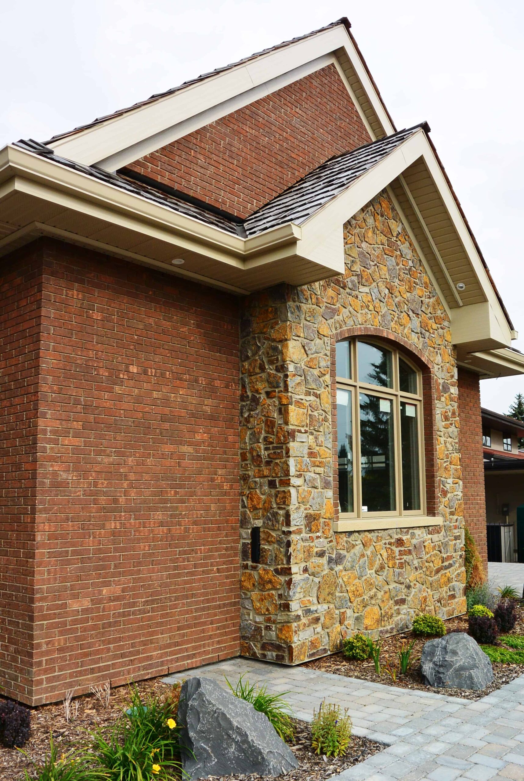 The Flawless Hansen Resdience - CAST SUPPLY